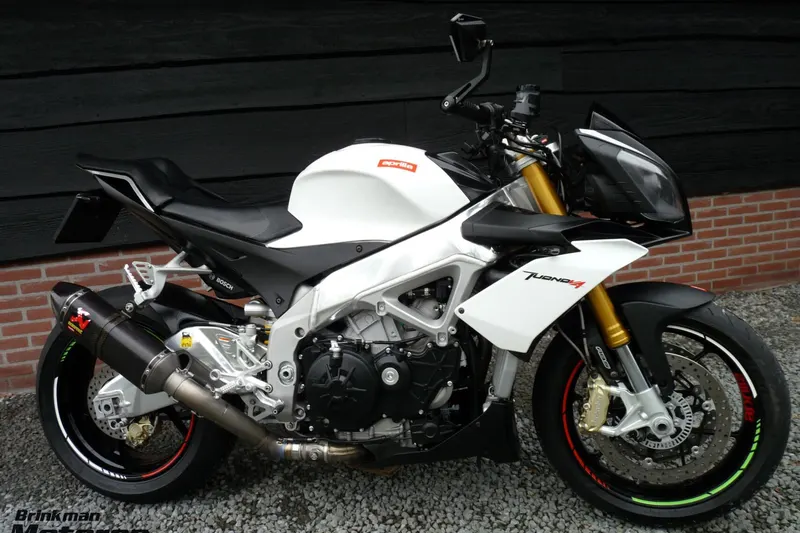 Aprilia Tuono V4 R (2015)