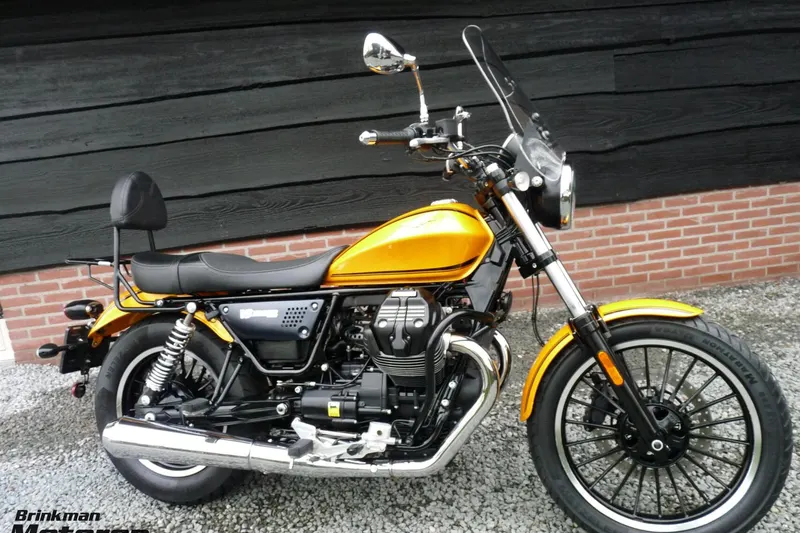 Moto Guzzi V9 Roamer (2018)