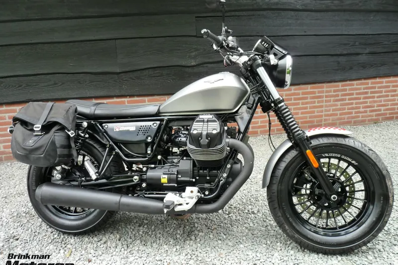 Moto Guzzi Super (2016)