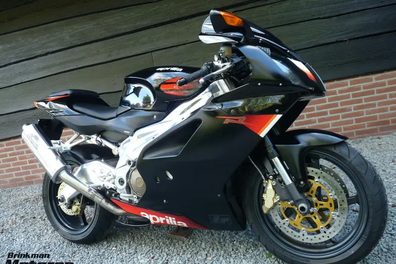 Aprilia RSV 1000 R (2004)