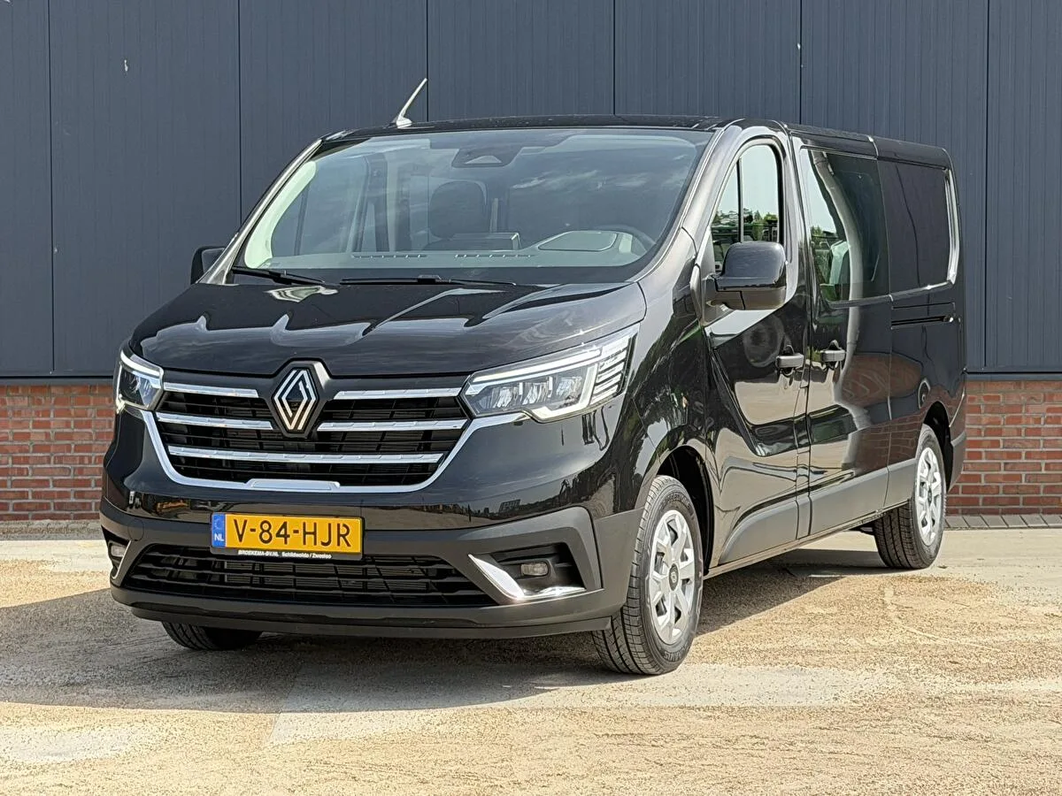 Renault Trafic (2024) — foto 1