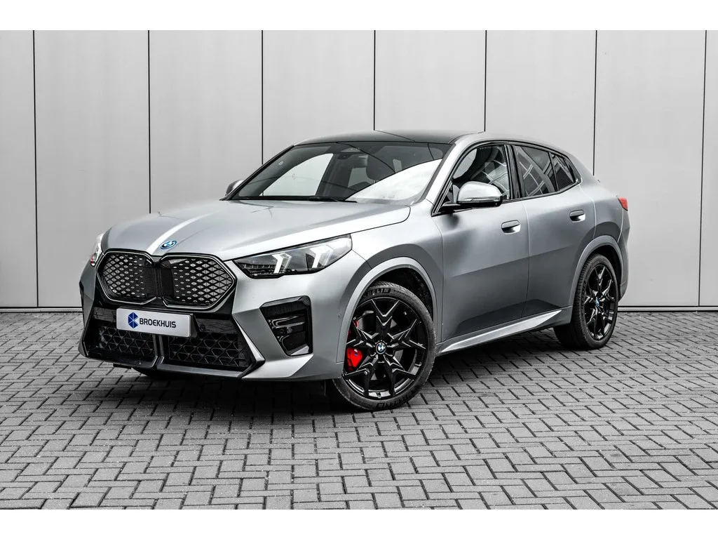 BMW iX2 (2025) — foto 1