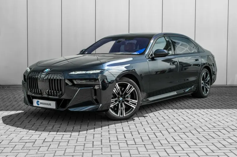 BMW i7 (2023)