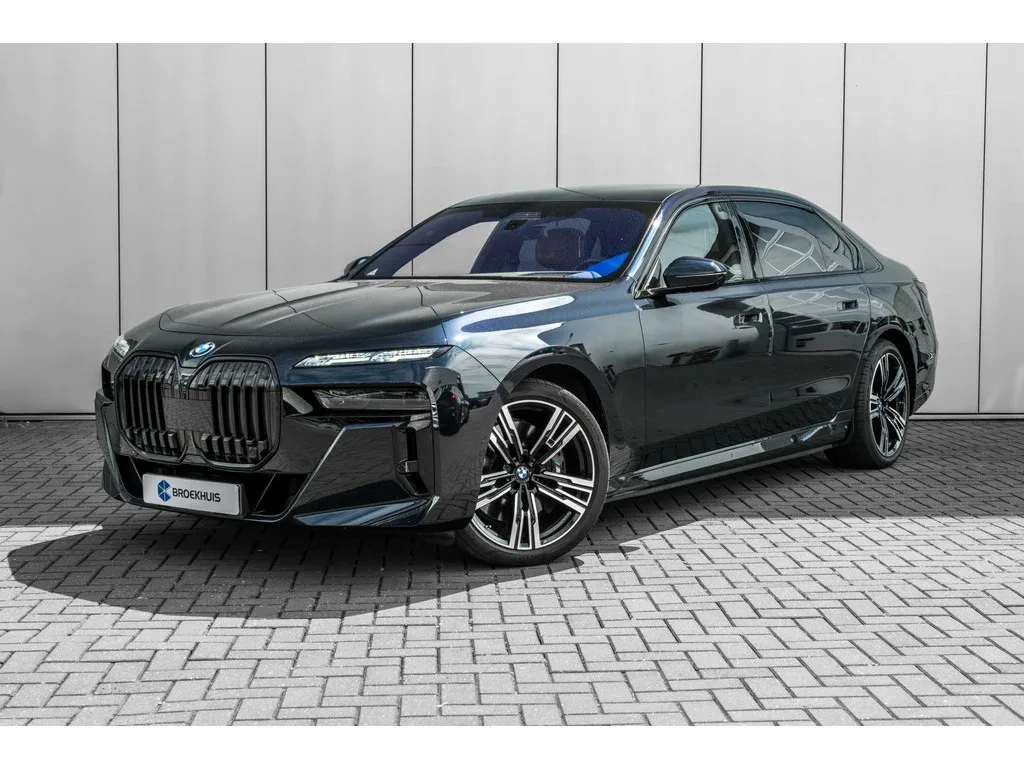 BMW i7 (2023) — foto 1