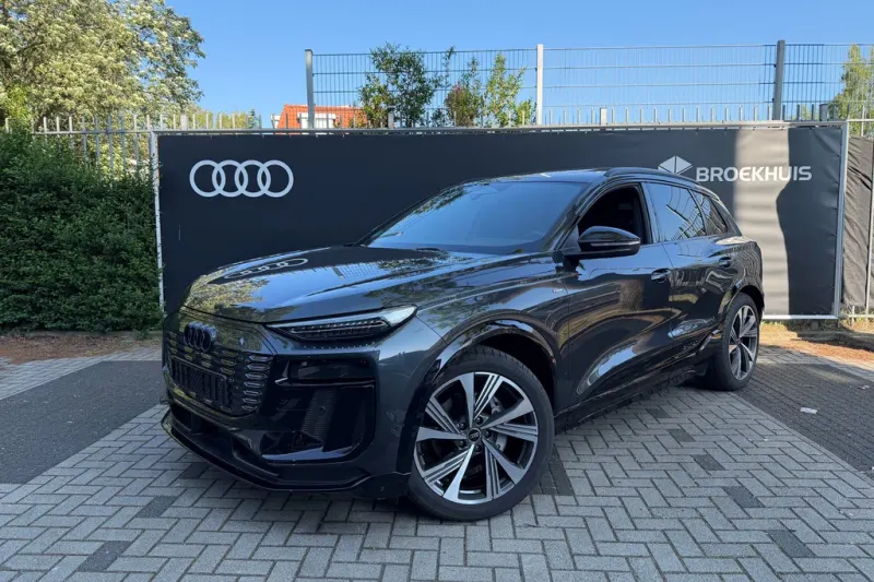 Audi Q6 e-tron (2025)