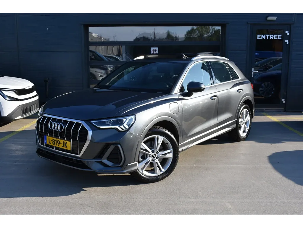 Audi Q3 (2021) — foto 1