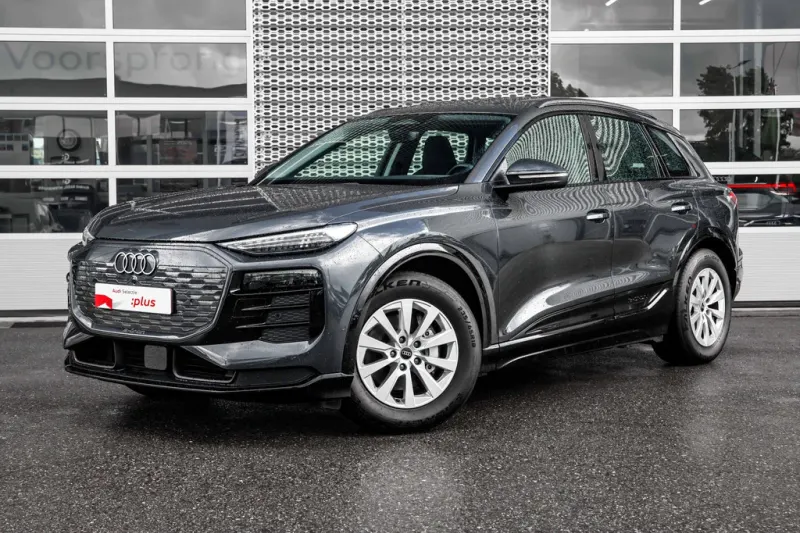 Audi Q6 e-tron (2025)