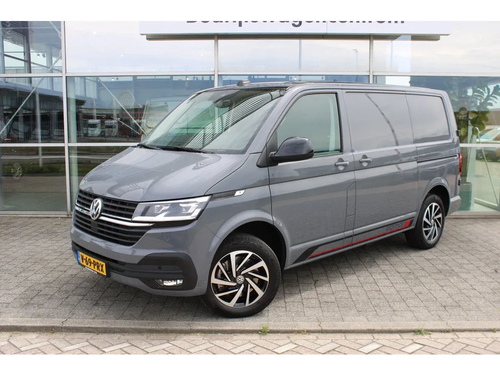 Volkswagen Transporter (2024) — foto 1