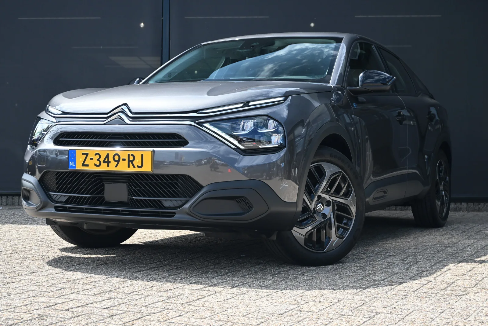 Citroën ë-C4 (2024) — foto 1