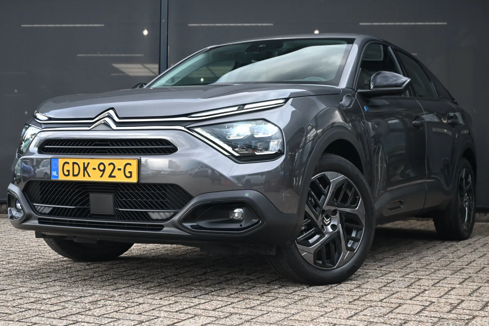 Citroën ë-C4 (2024) — foto 1