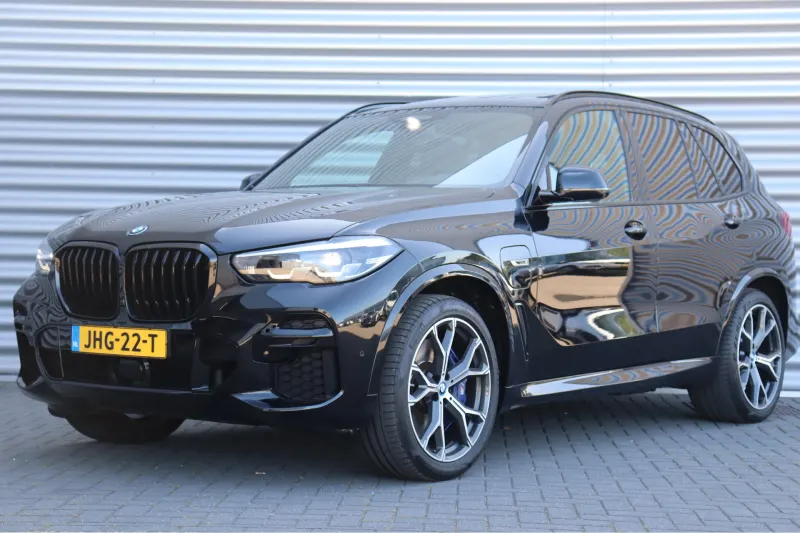 BMW X5 (2023)