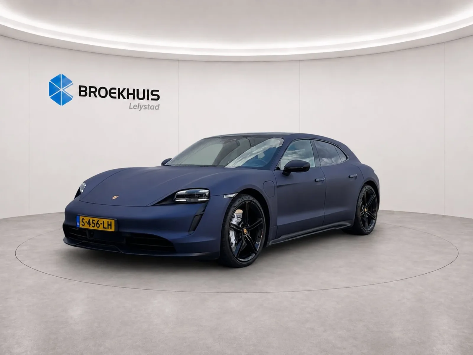 Porsche Taycan (2023) — foto 1
