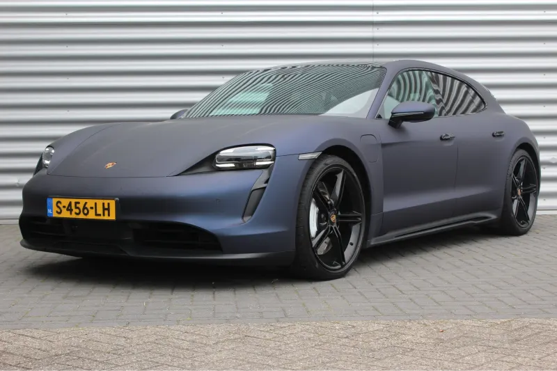 Porsche Taycan (2023)