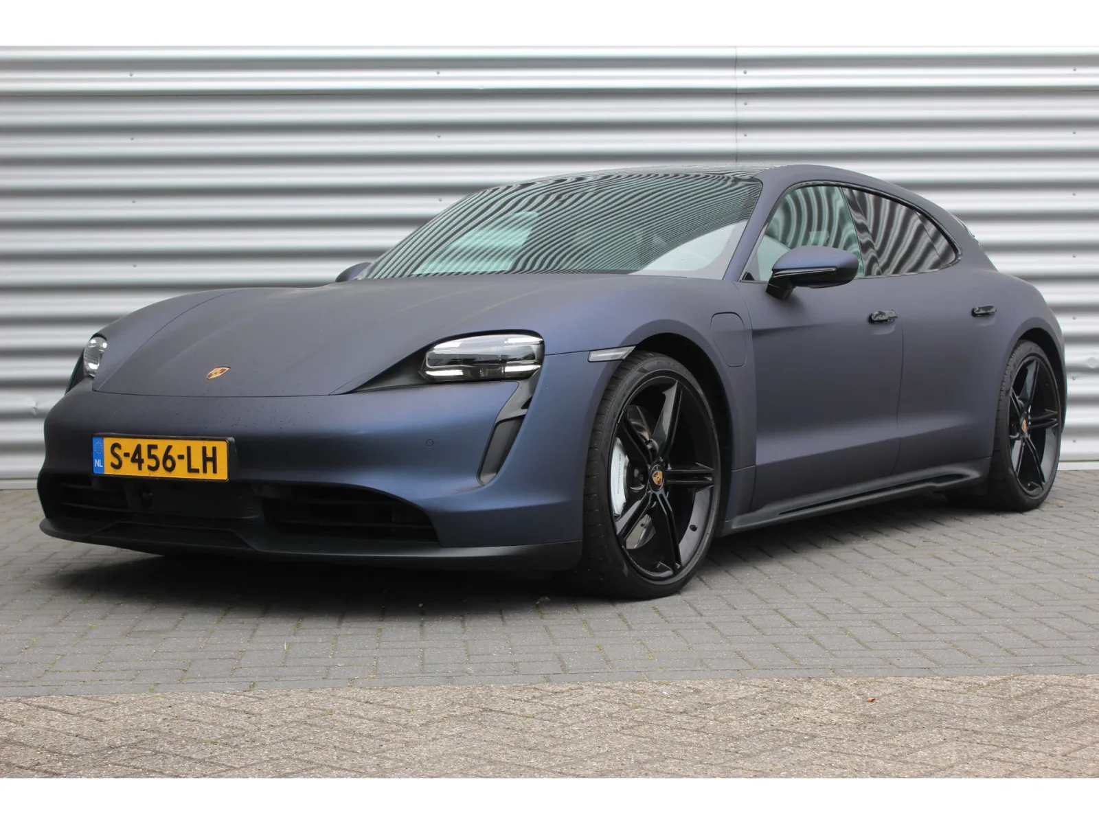 Porsche Taycan (2023) — foto 1