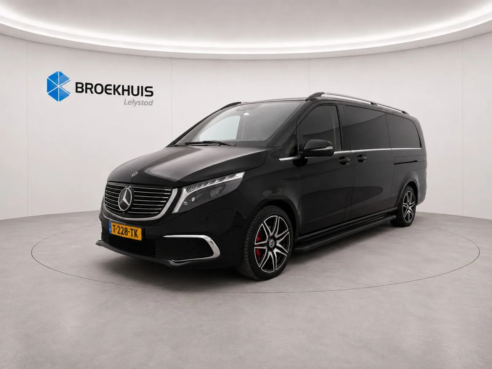 Mercedes-Benz EQV (2023) — foto 1