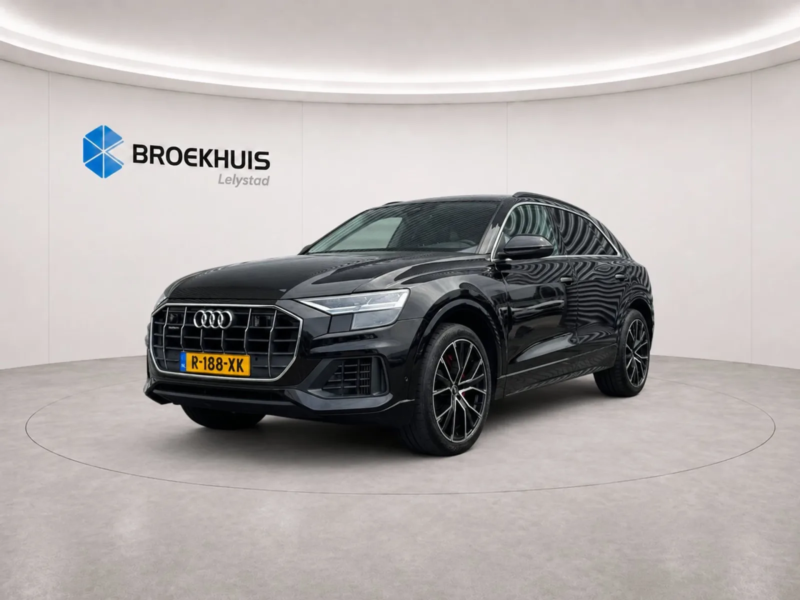 Audi Q8 (2021) — foto 1
