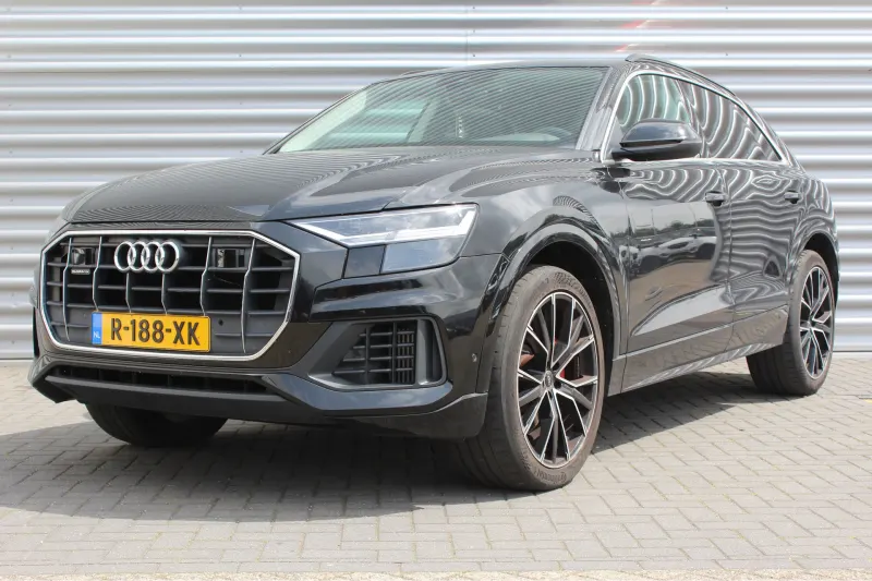 Audi Q8 (2021)