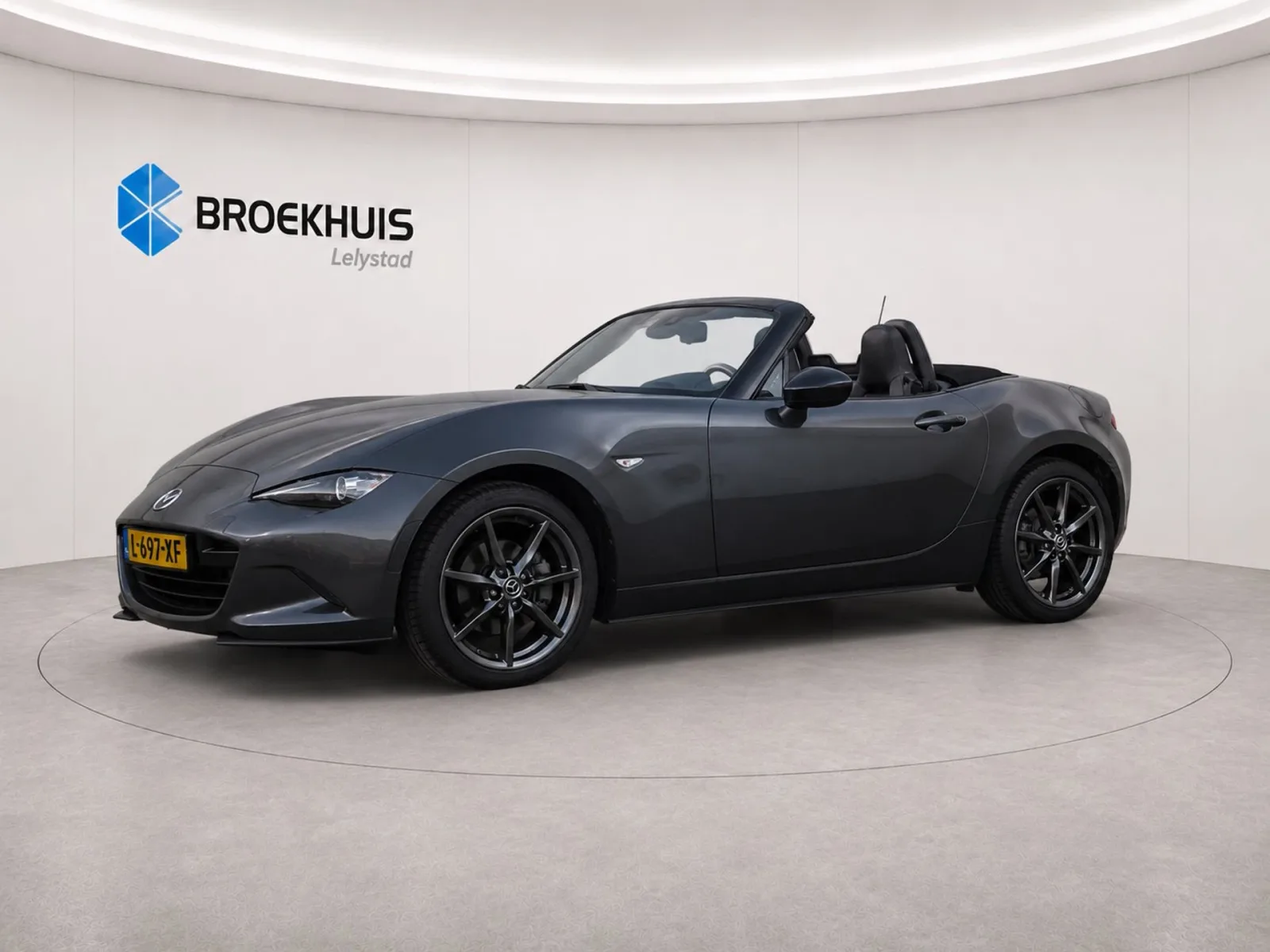 Mazda MX-5 (2018) — foto 1