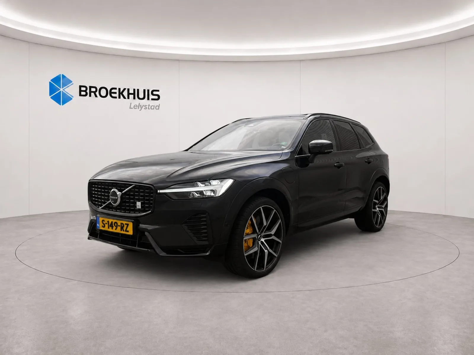Volvo XC60 (2023) — foto 1