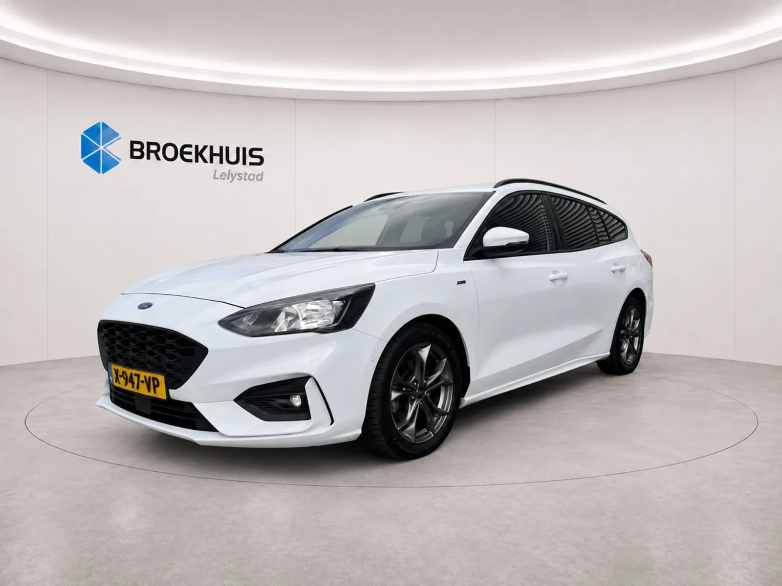 Ford Focus (2021) — foto 1