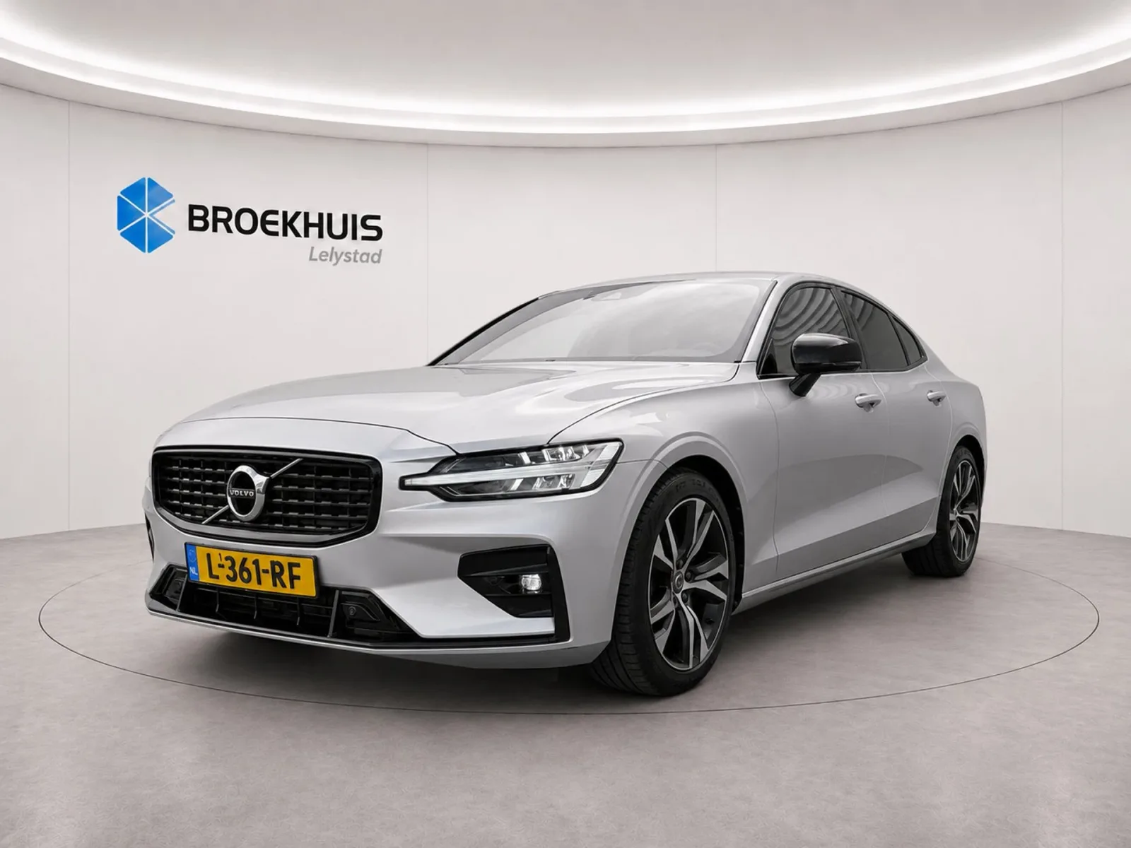 Volvo S60 (2021) — foto 1