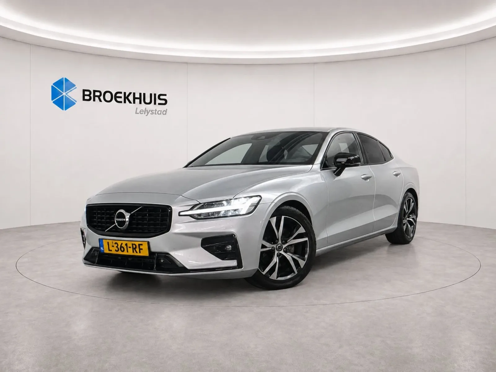Volvo S60 (2021) — foto 1