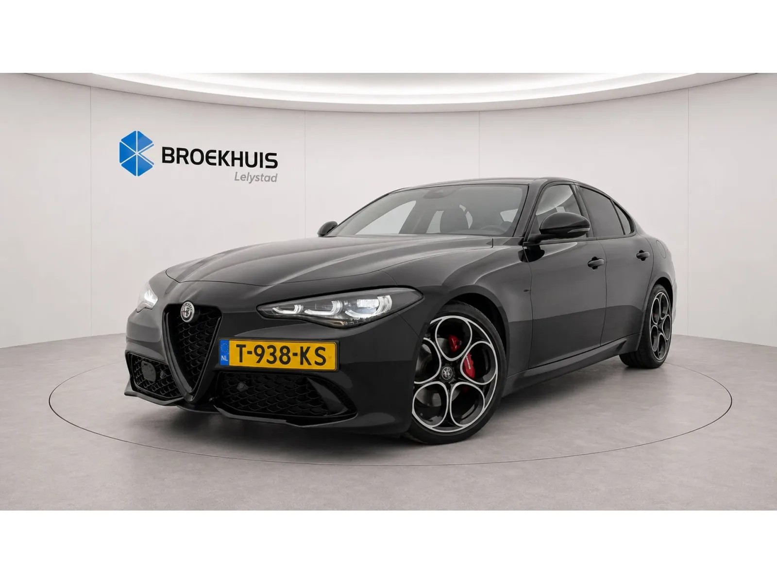 Alfa Romeo Giulia (2023) — foto 1