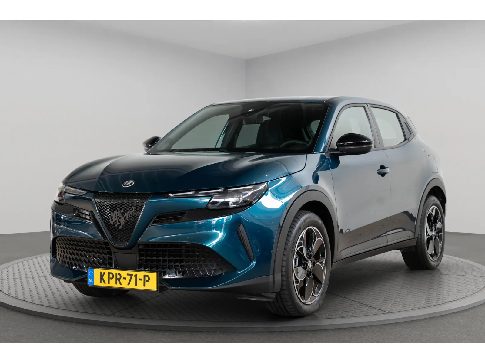 Alfa Romeo Junior (2025) — foto 1