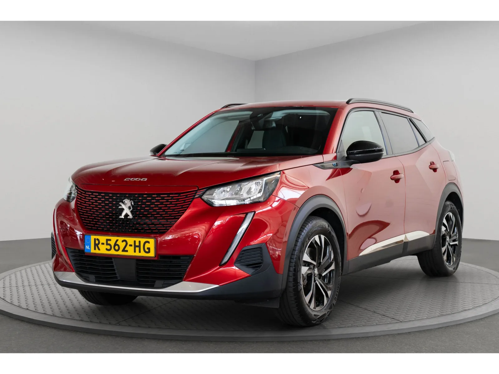 Peugeot e-2008 (2022) — foto 1