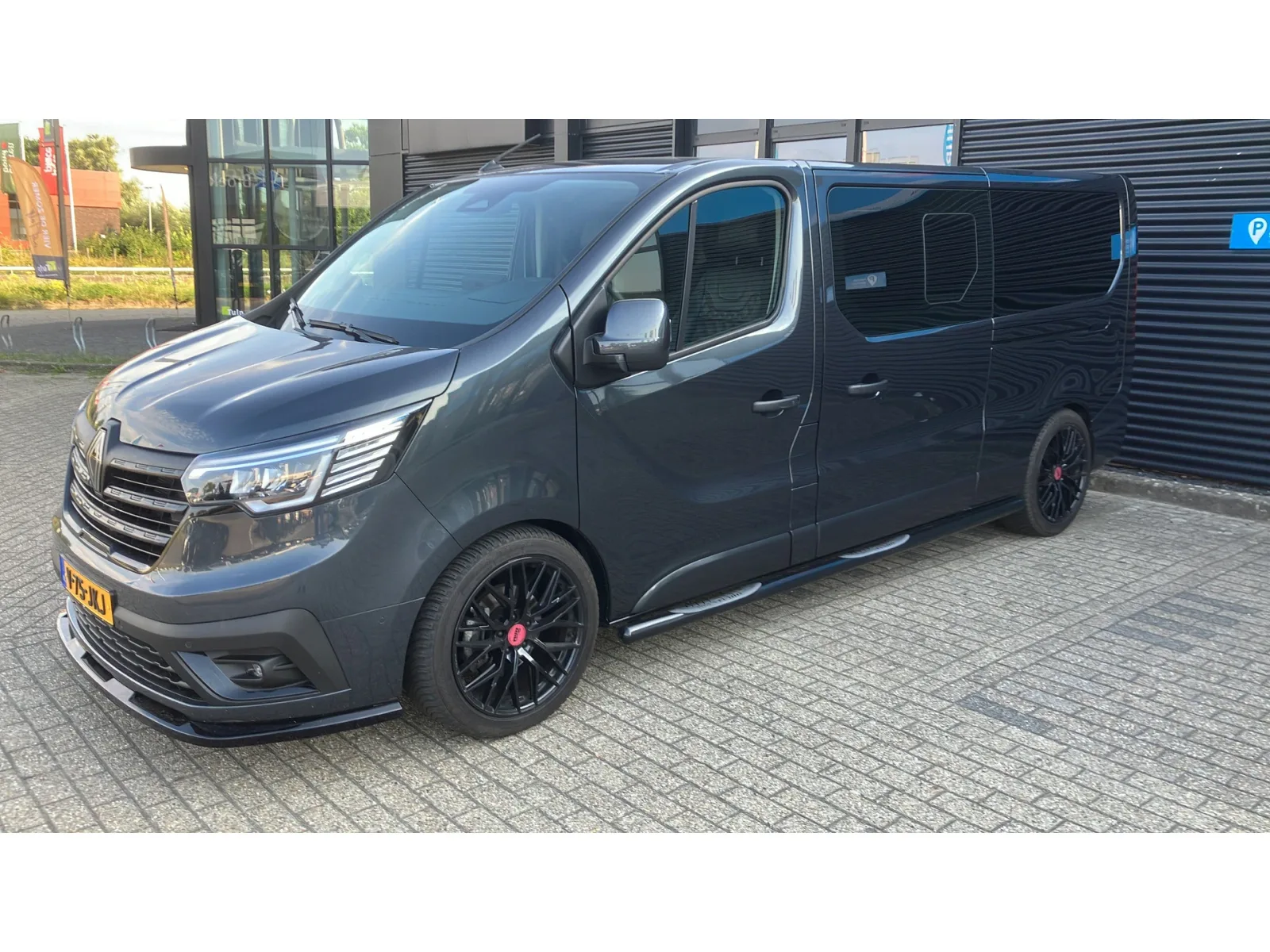Renault Trafic (2024) — foto 1