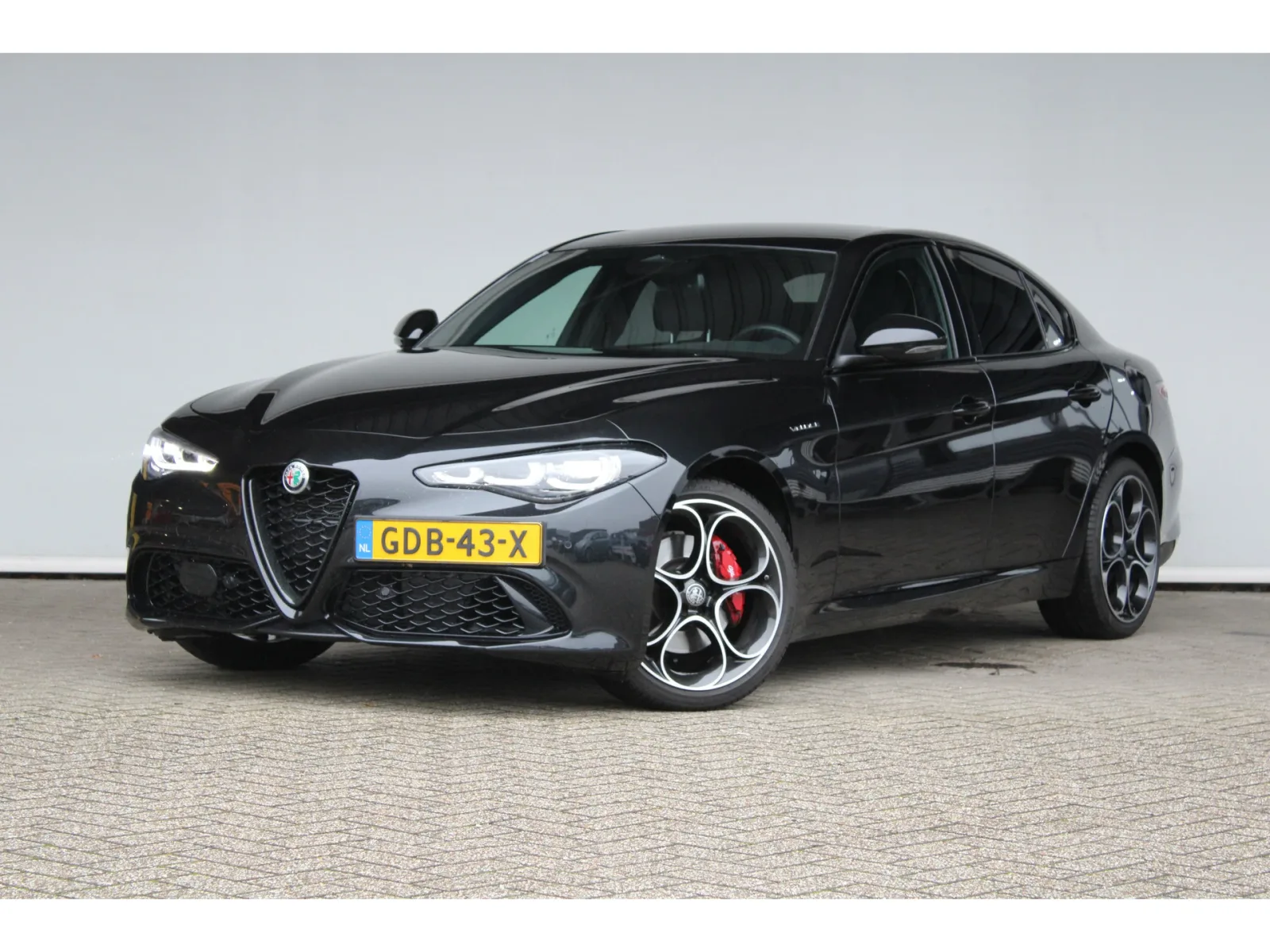 Alfa Romeo Giulia (2024) — foto 1
