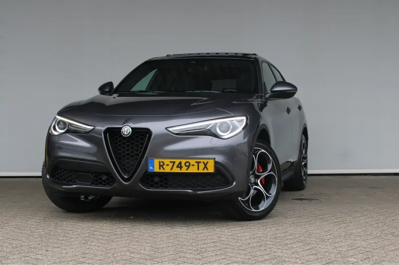 Alfa Romeo Stelvio (2022)