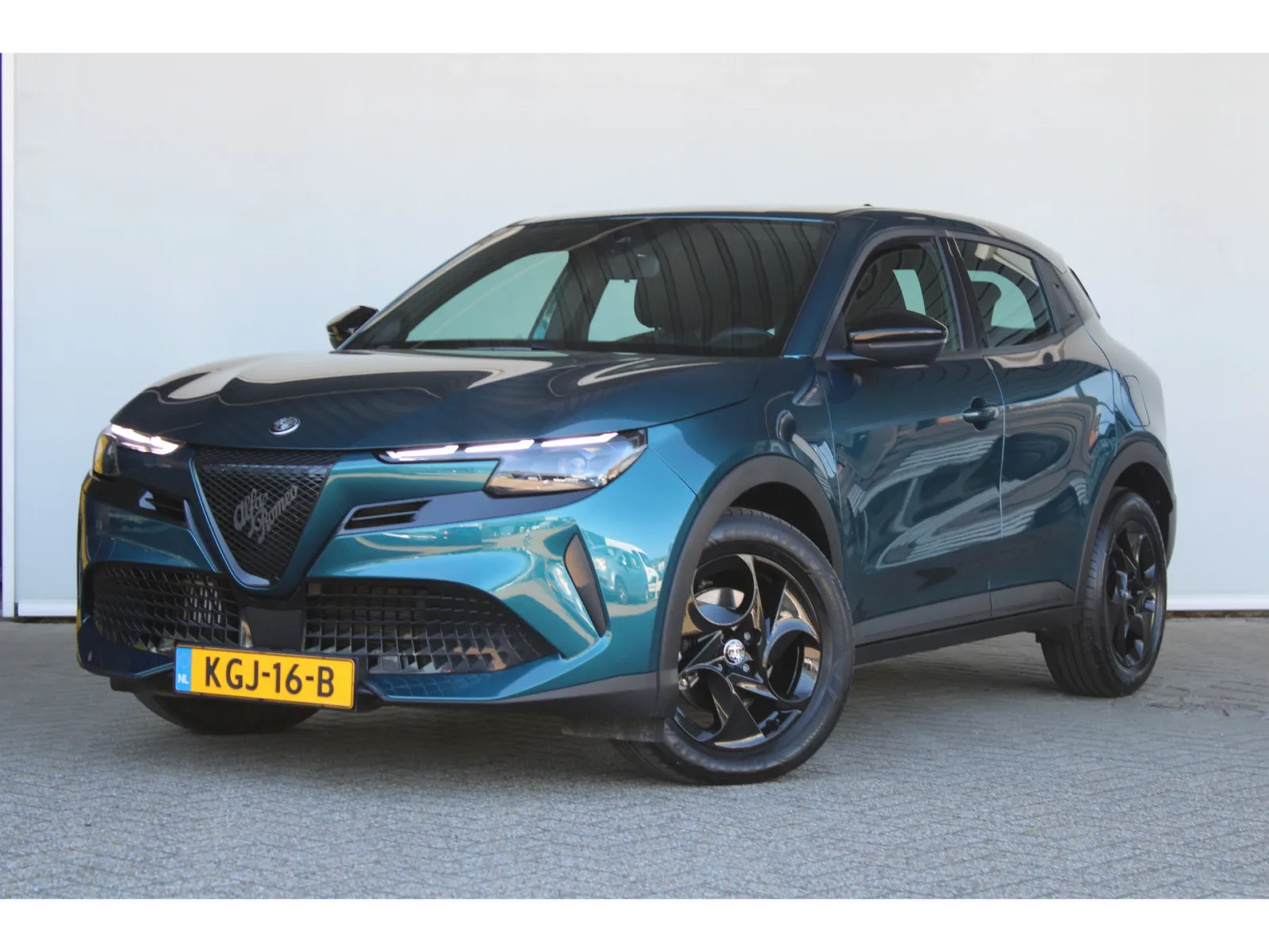 Alfa Romeo Junior (2025) — foto 1