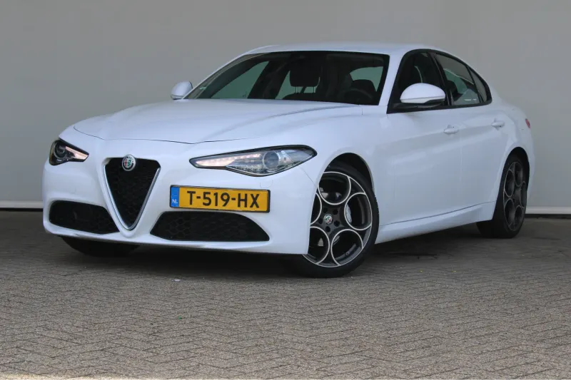 Alfa Romeo Giulia (2019)