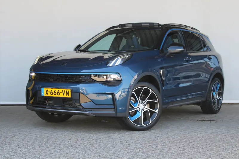 Lynk & Co 01 (2024)