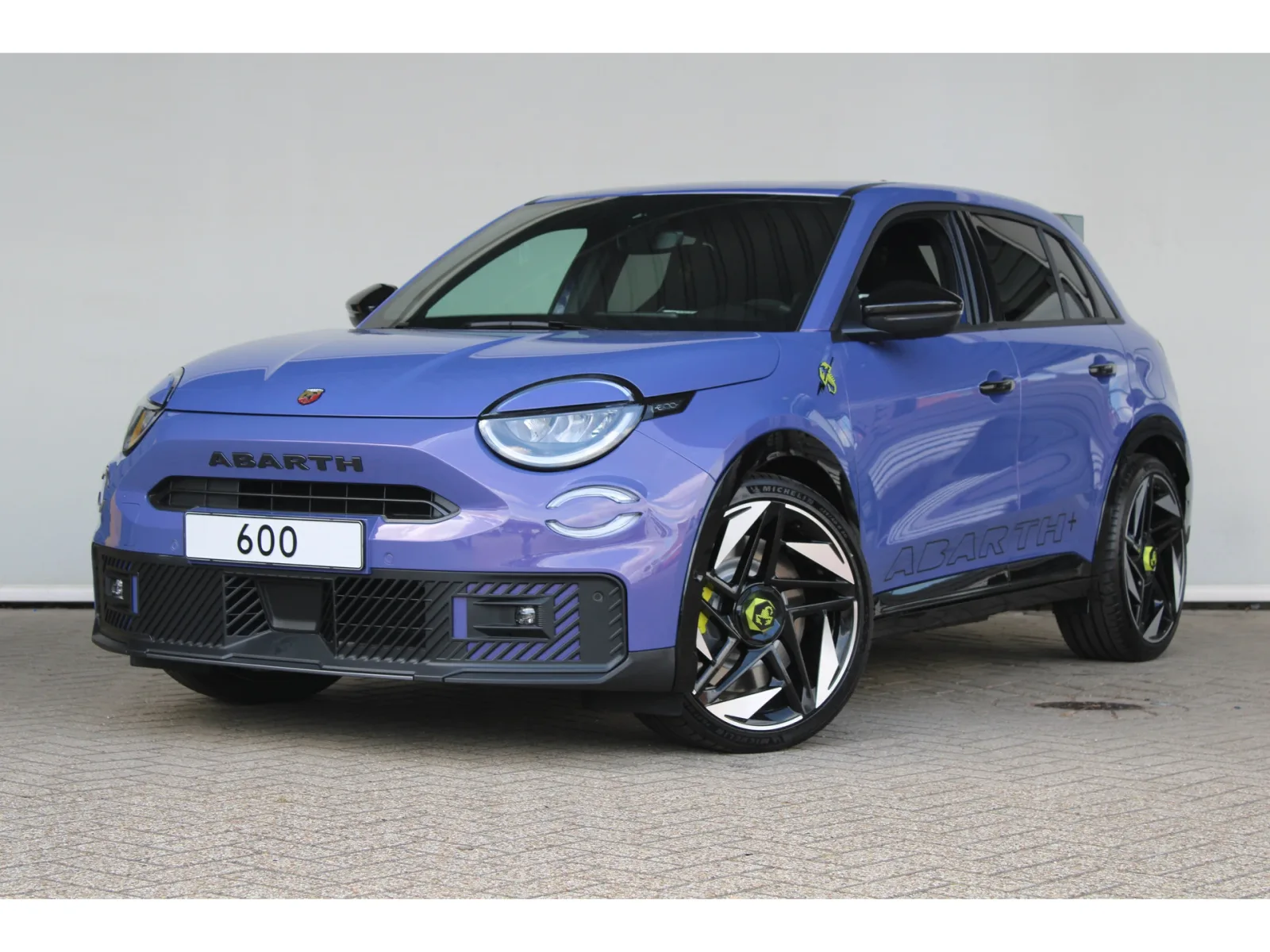 Abarth 600e (2025) — foto 1