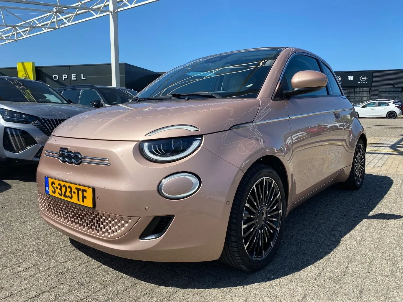 Fiat 500C (2022) — foto 1