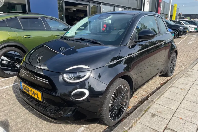 Fiat 500e (2023)