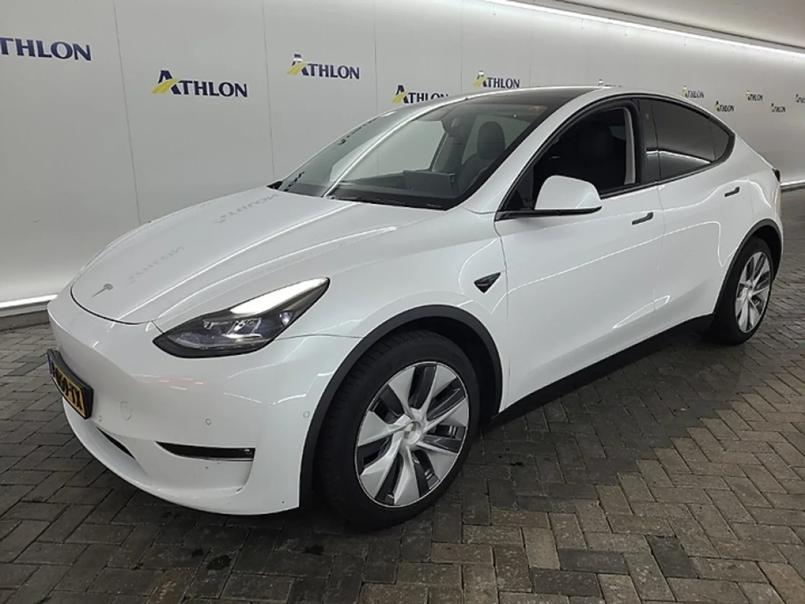 Tesla Model Y (2022) — foto 1