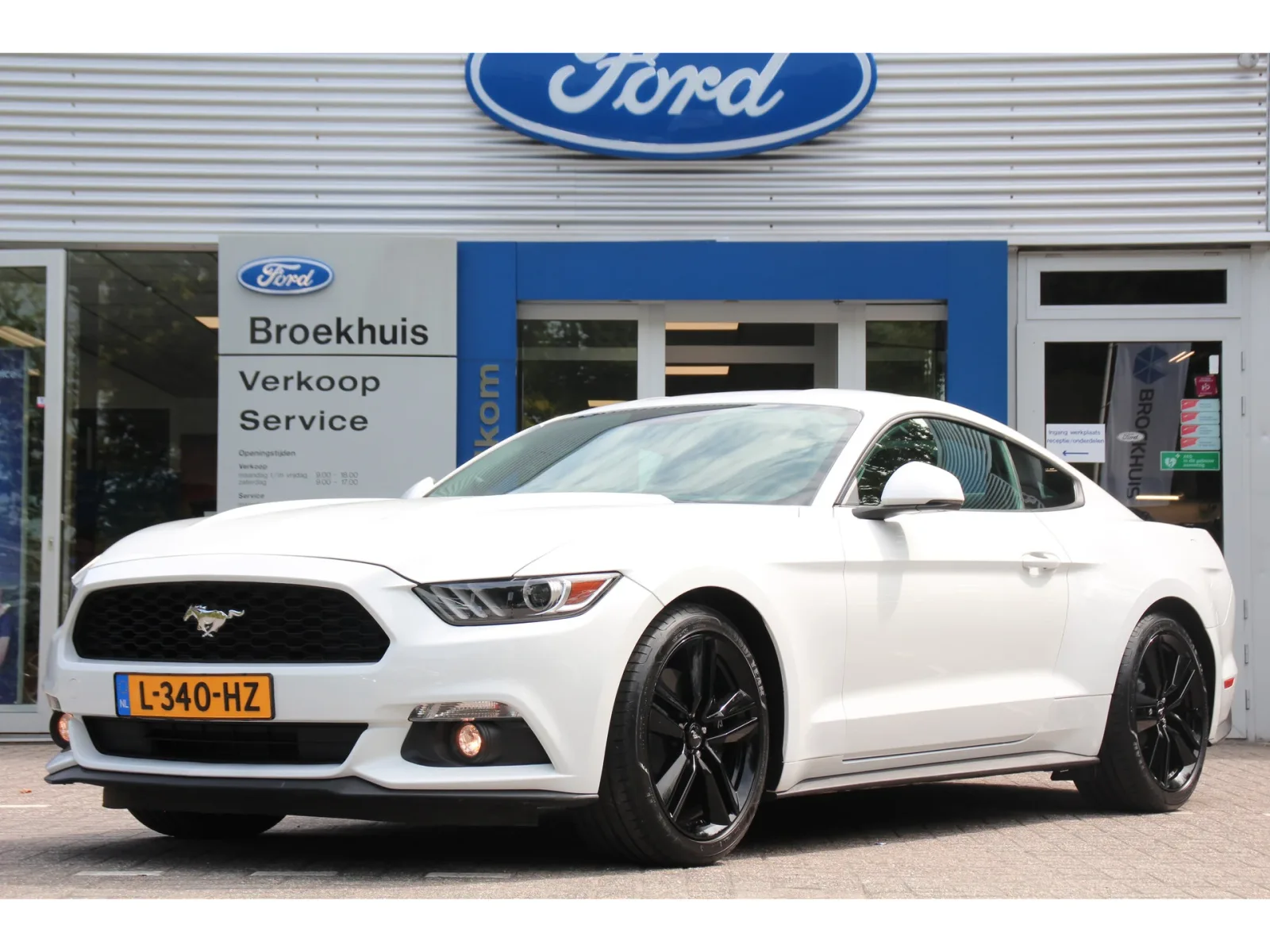 Ford Mustang (2017) — foto 1