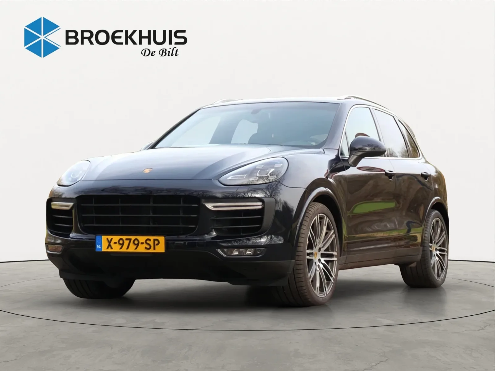 Porsche Cayenne (2015) — foto 1