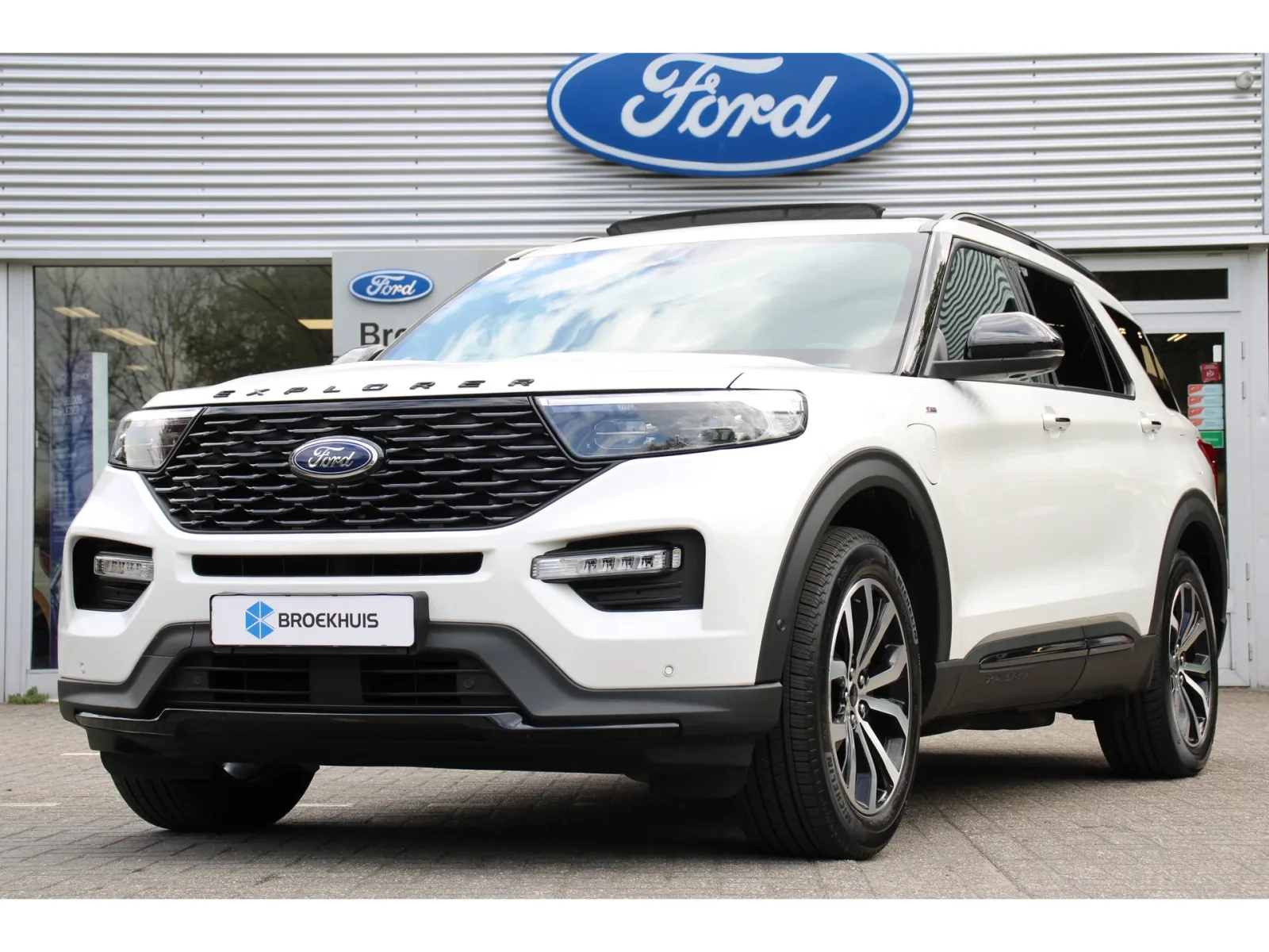 Ford Explorer (2024) — foto 1