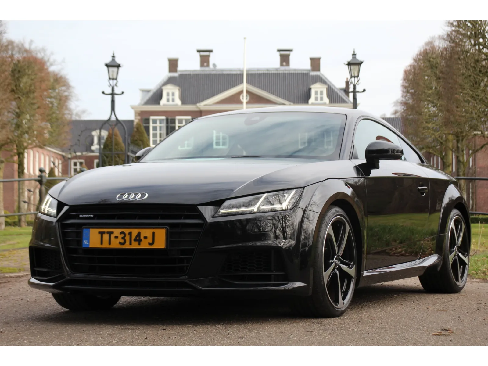 Audi TT (2018) — foto 1