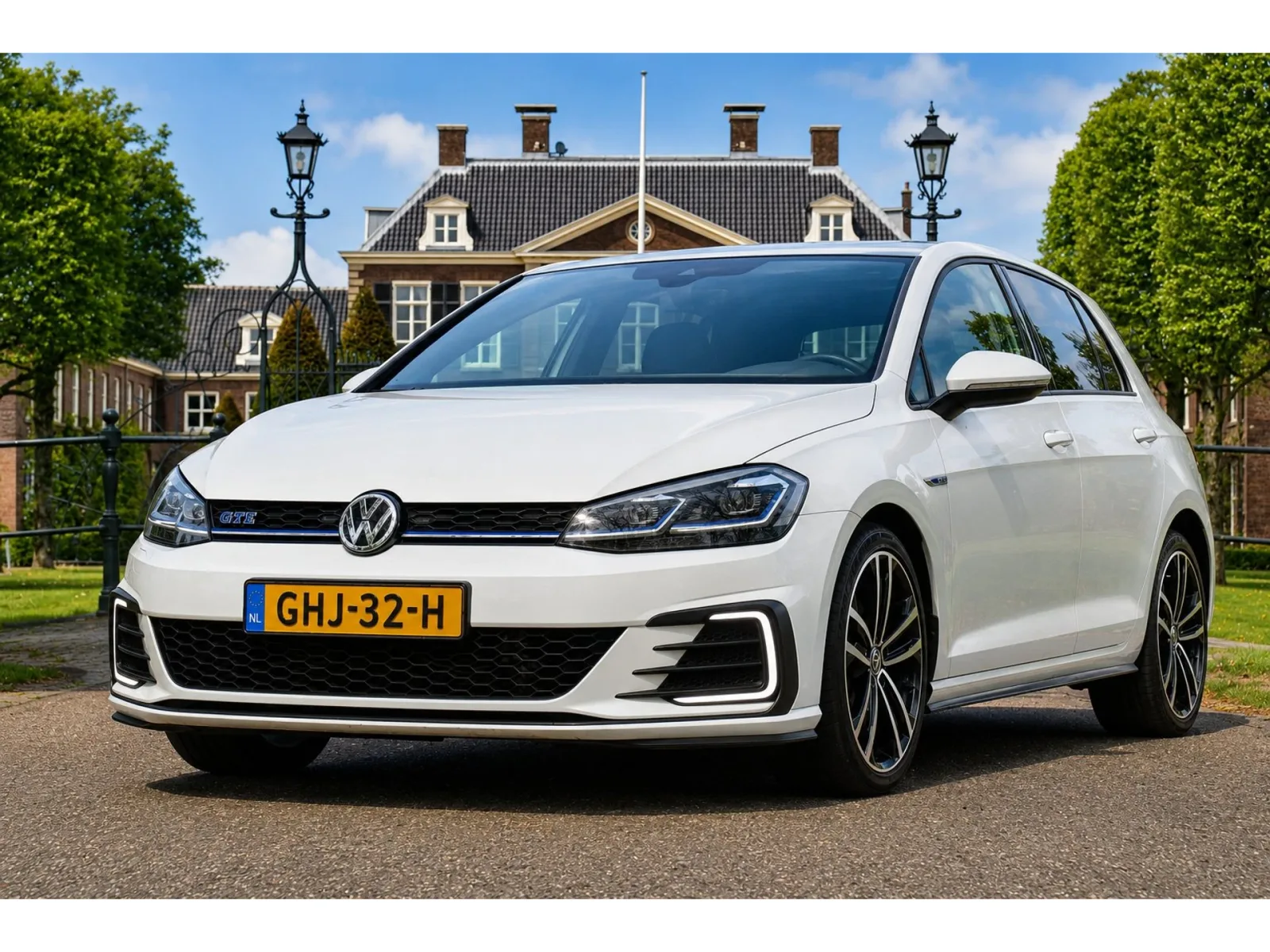 Volkswagen Golf (2020) — foto 1