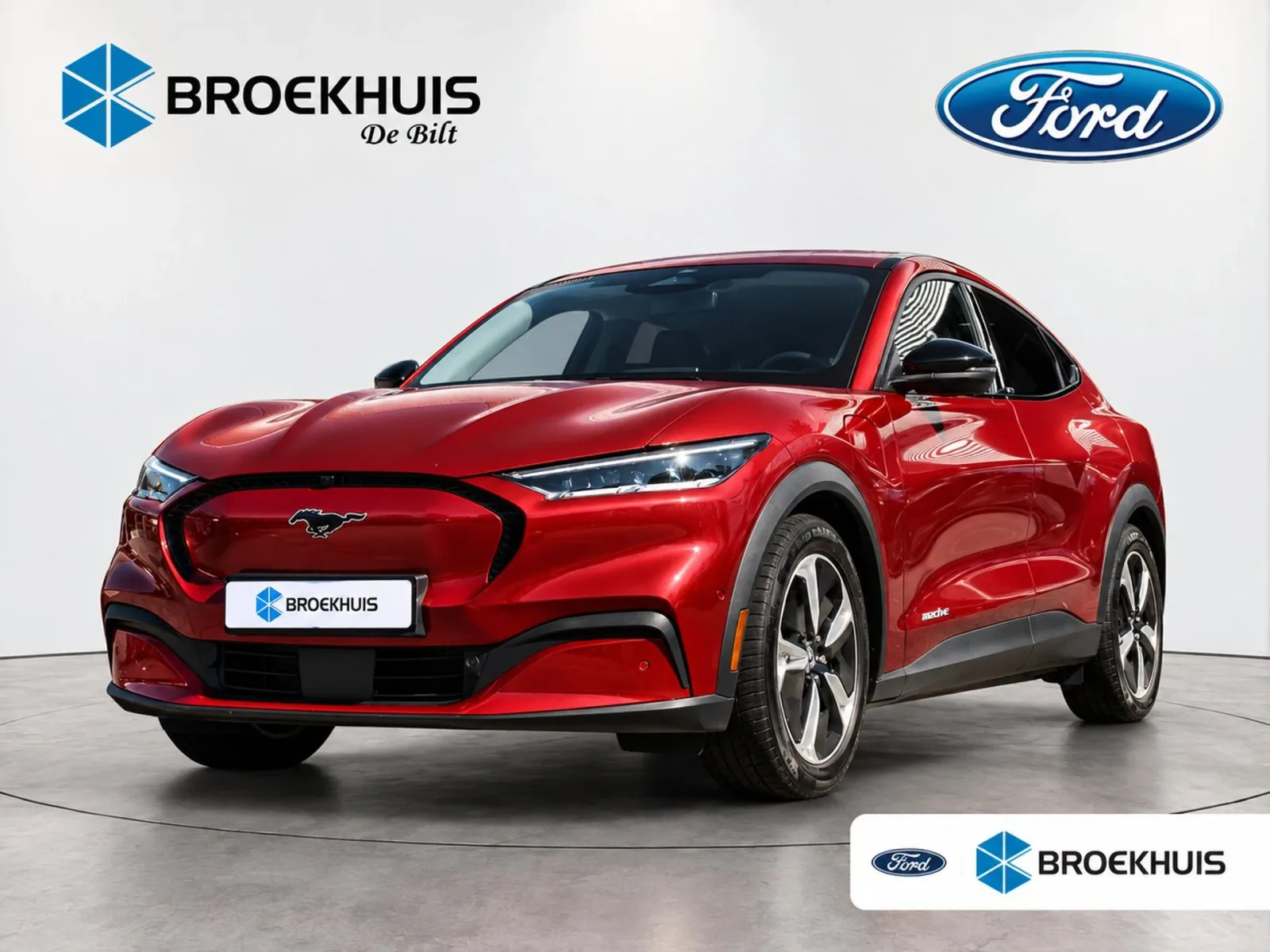 Ford Mustang Mach-E (2024) — foto 1