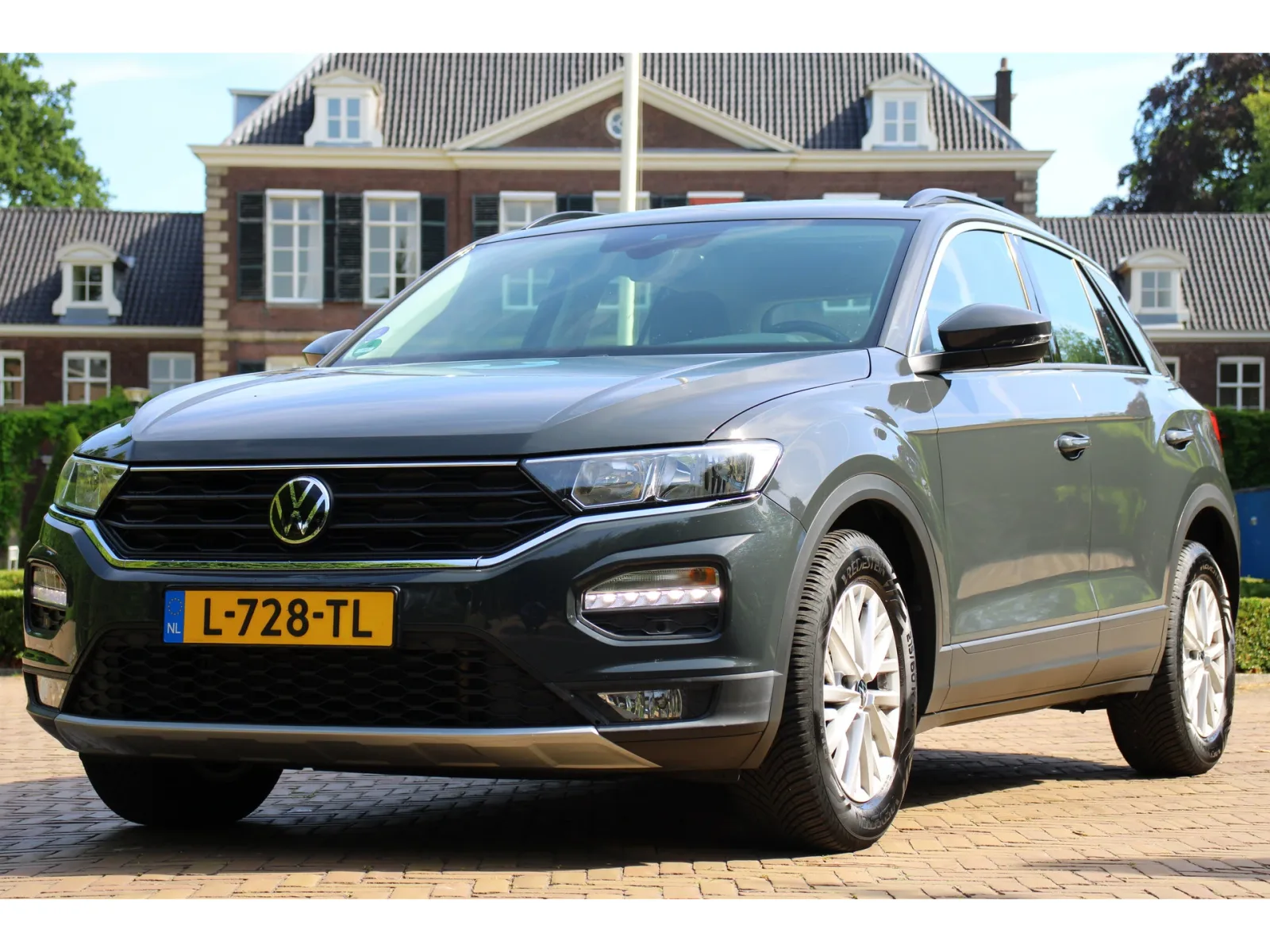 Volkswagen T-Roc (2021) — foto 1