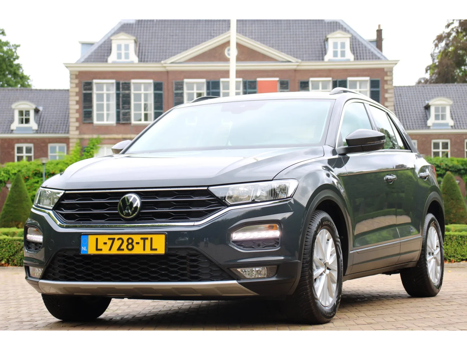 Volkswagen T-Roc (2021) — foto 1
