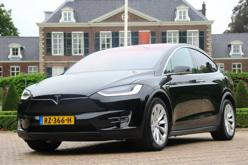 Tesla Model X (2018)