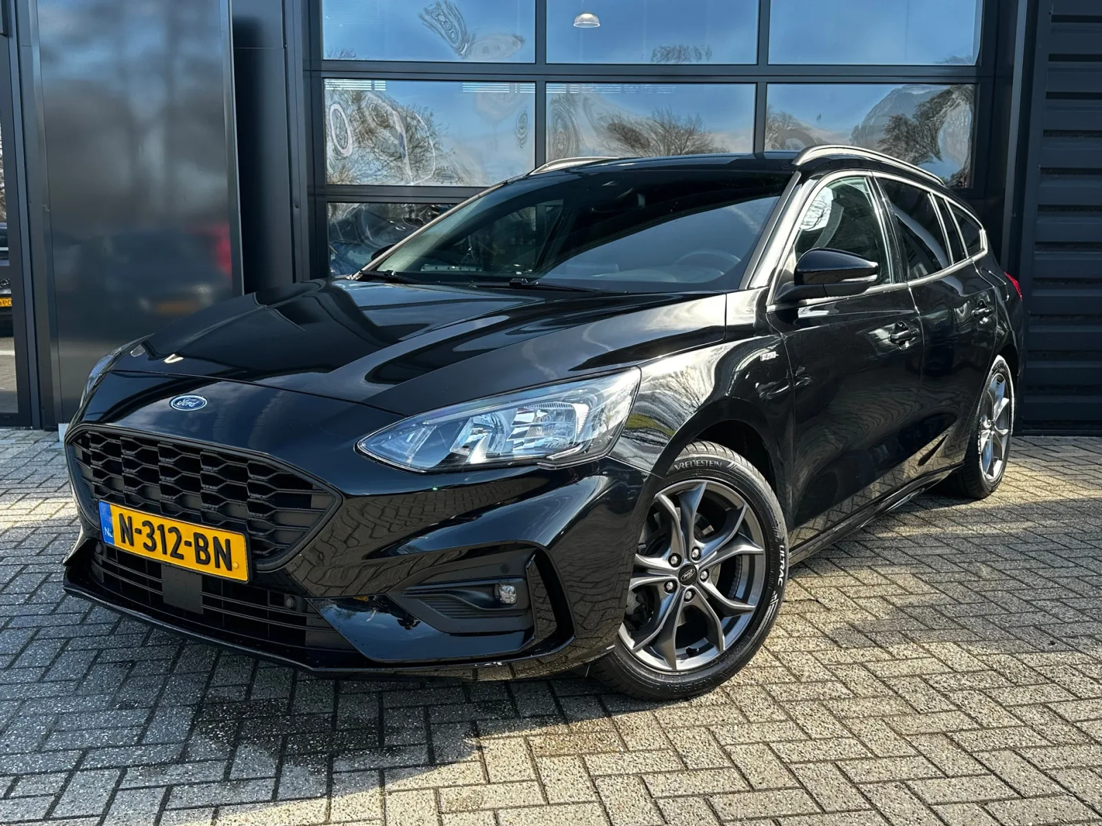 Ford Focus (2021) — foto 1