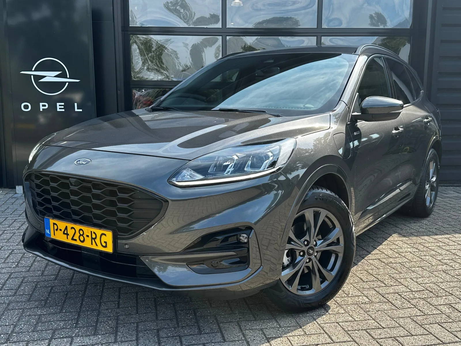 Ford Kuga (2022) — foto 1